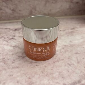 BRAND NEW UNUSED Clinique Moisture Surge SPF 28 Hydrator